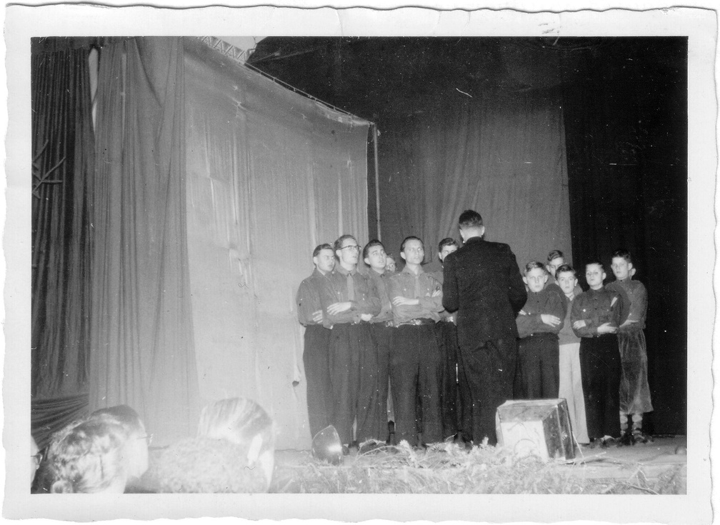 1955-12 Gemeindeweihnahtsfeier Kurat Heim.jpg